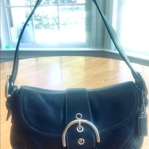 Classic Coach leather shoulder bag,perfect.